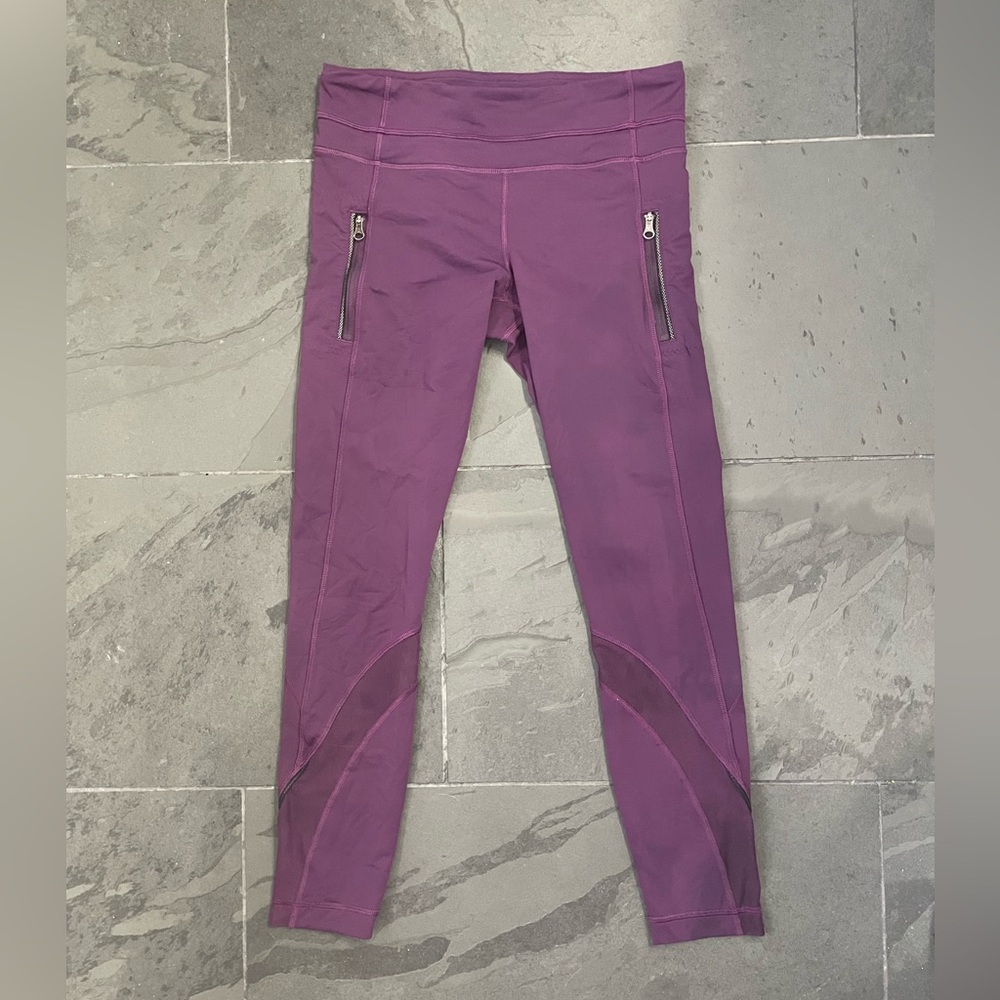 Lululemon Inspire Tight Womens Size 6 Purple 7/8 Leggings Luxtreme
